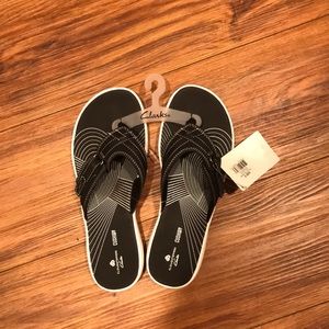 Size 9 Clark’s Cloudstepper sandals
